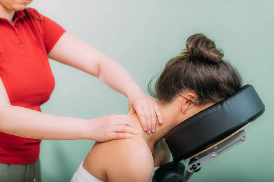massage assis à Lyon